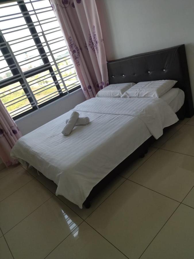 The Raffles Suites Johor Bahru Bagian luar foto