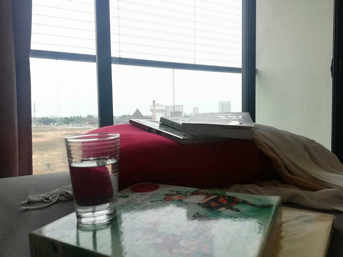The Raffles Suites Johor Bahru Bagian luar foto